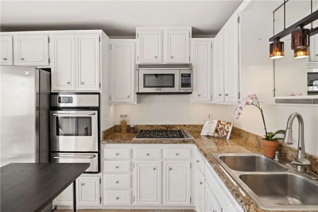 1140 Manhattan Beach D, Manhattan Beach, CA 90266