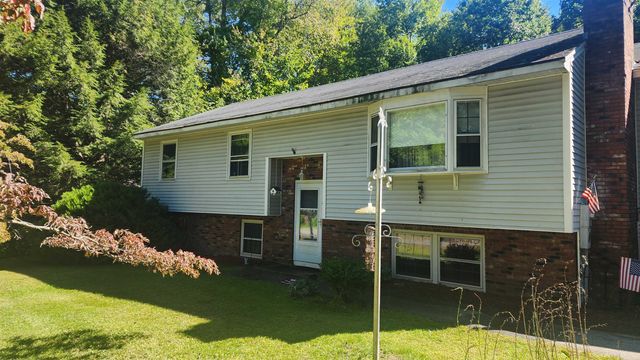 12 Southwood Drive, Londonderry, NH 03053
