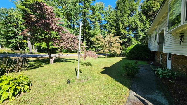 12 Southwood Drive, Londonderry, NH 03053