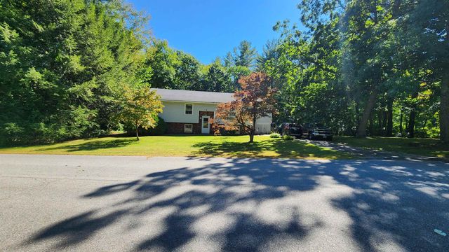 12 Southwood Drive, Londonderry, NH 03053