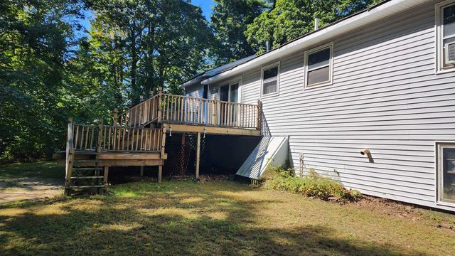 12 Southwood Drive, Londonderry, NH 03053