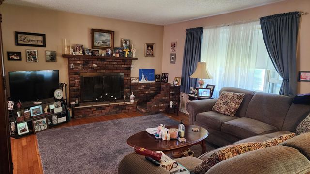 12 Southwood Drive, Londonderry, NH 03053