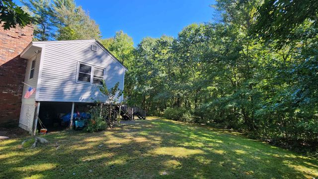 12 Southwood Drive, Londonderry, NH 03053