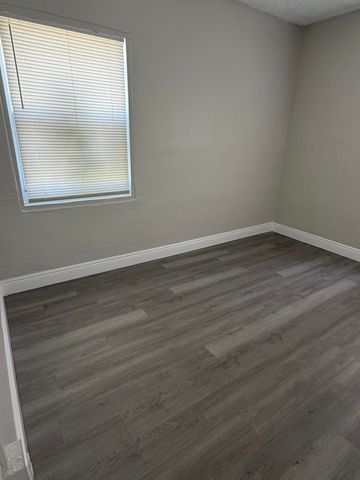 2850 NW 14th Street, Fort Lauderdale, FL 33311