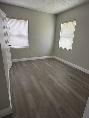 2850 NW 14th Street, Fort Lauderdale, FL 33311