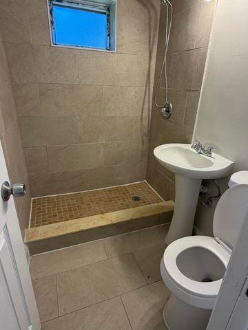 2850 NW 14th Street, Fort Lauderdale, FL 33311