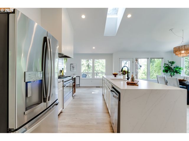 71 MARLBORO Ln, Eugene, OR 97405