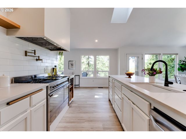 71 MARLBORO Ln, Eugene, OR 97405