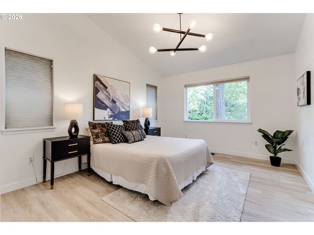 71 MARLBORO Ln, Eugene, OR 97405