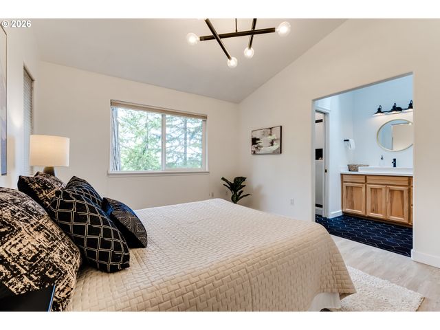 71 MARLBORO Ln, Eugene, OR 97405