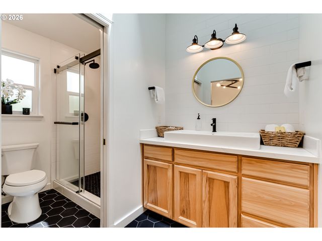 71 MARLBORO Ln, Eugene, OR 97405