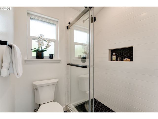 71 MARLBORO Ln, Eugene, OR 97405