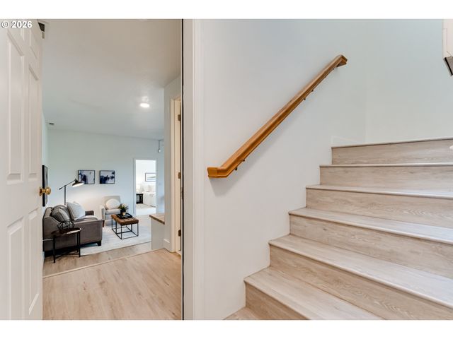 71 MARLBORO Ln, Eugene, OR 97405