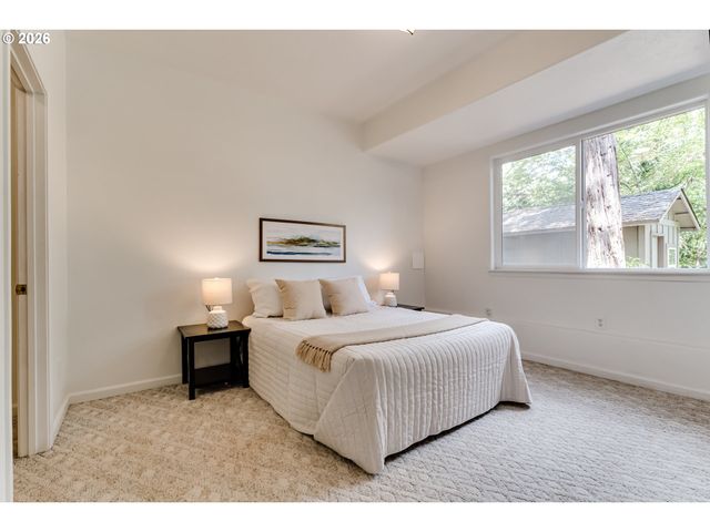 71 MARLBORO Ln, Eugene, OR 97405