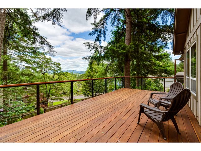 71 MARLBORO Ln, Eugene, OR 97405
