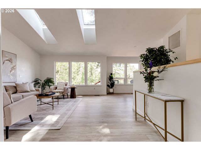 71 MARLBORO Ln, Eugene, OR 97405