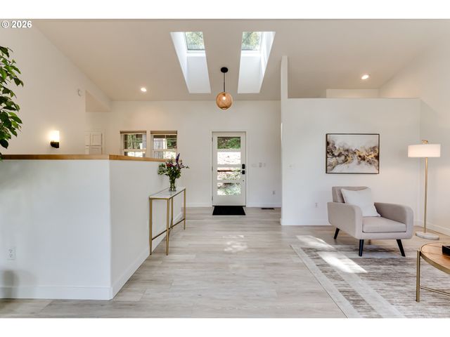 71 MARLBORO Ln, Eugene, OR 97405