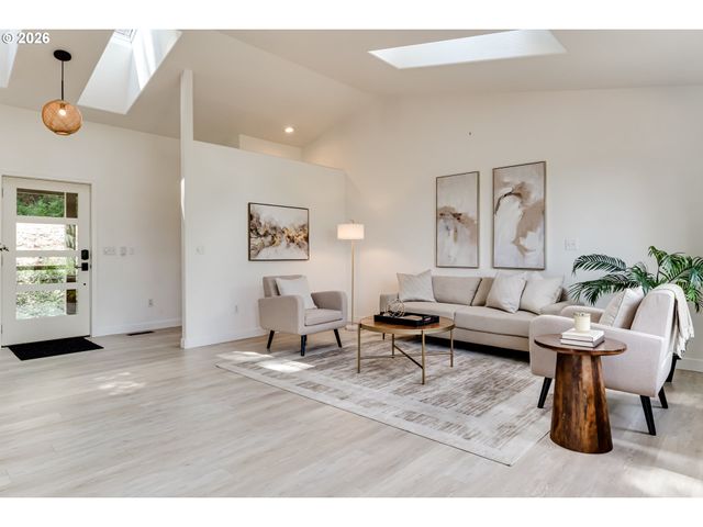 71 MARLBORO Ln, Eugene, OR 97405