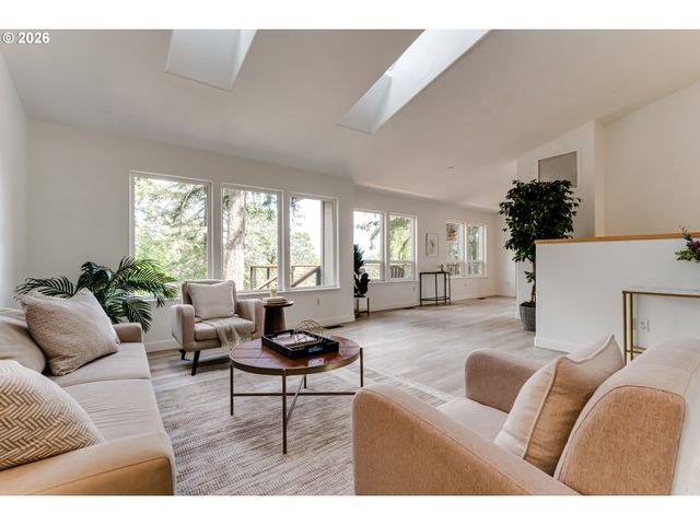 71 MARLBORO Ln, Eugene, OR 97405