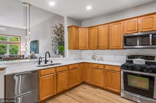 11712 Emery Village Drive N, Champlin, MN 55316