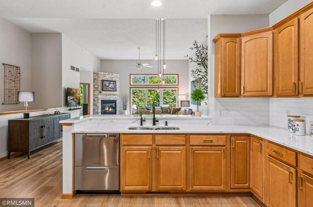 11712 Emery Village Drive N, Champlin, MN 55316