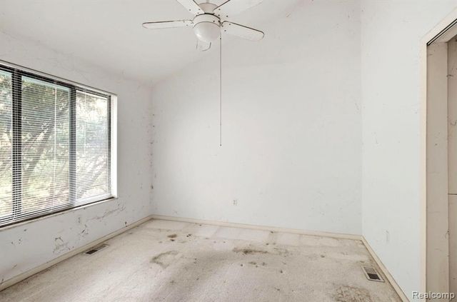 8890 Tipsico Lake Road, Holly, MI 48442