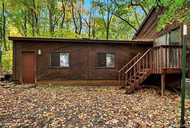 8890 Tipsico Lake Road, Holly, MI 48442
