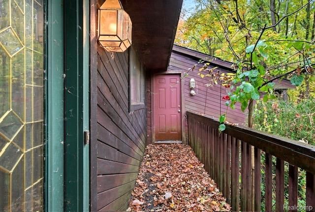 8890 Tipsico Lake Road, Holly, MI 48442
