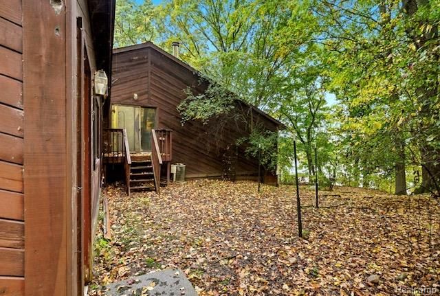 8890 Tipsico Lake Road, Holly, MI 48442