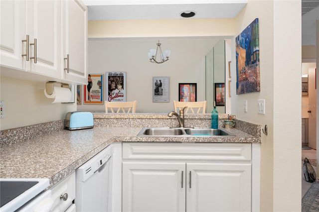 5618 MONTE ROSSO ROAD, Sarasota, FL 34243