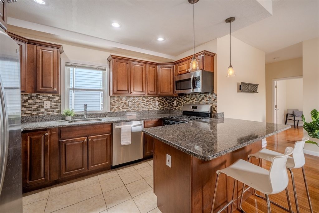 114 Central St 1, Waltham, MA 02453