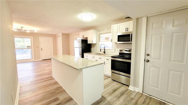 755 Fallview Drive, Forest Park, GA 30297