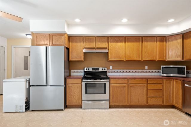 305 Blueberry Hill Road, Port Ludlow, WA 98365