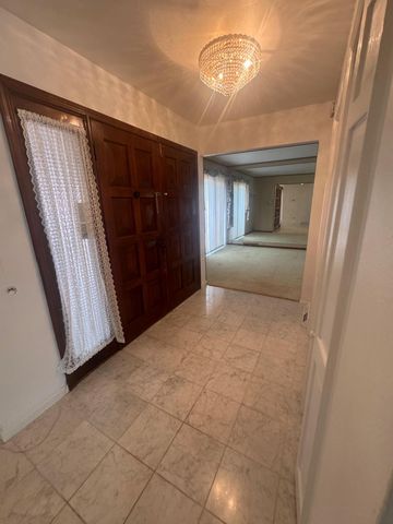 1729 Brewer Drive, Lexington, KY 40505