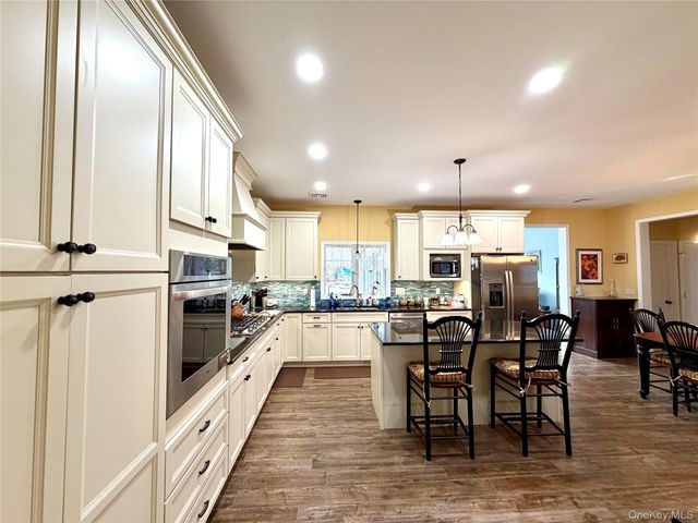 155 Willow Tree Road, Milton, NY 12547