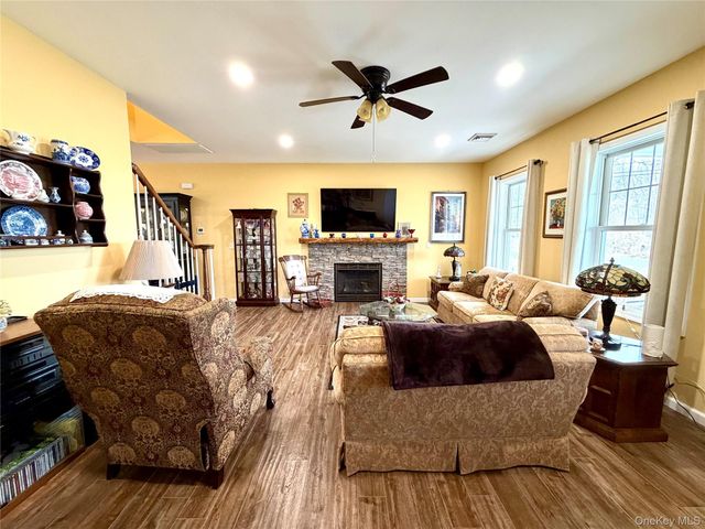 155 Willow Tree Road, Milton, NY 12547