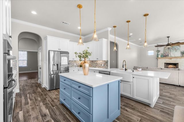 101 Hearthstone Court, Weatherford, TX 76087