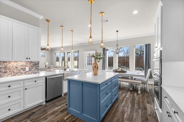 101 Hearthstone Court, Weatherford, TX 76087