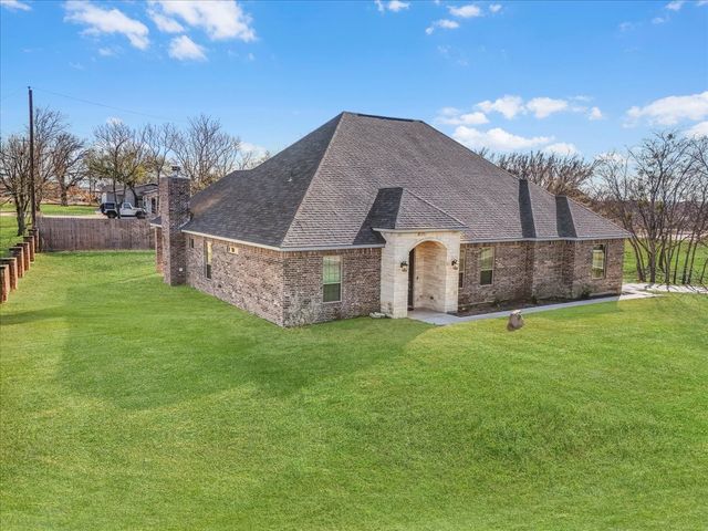 101 Hearthstone Court, Weatherford, TX 76087