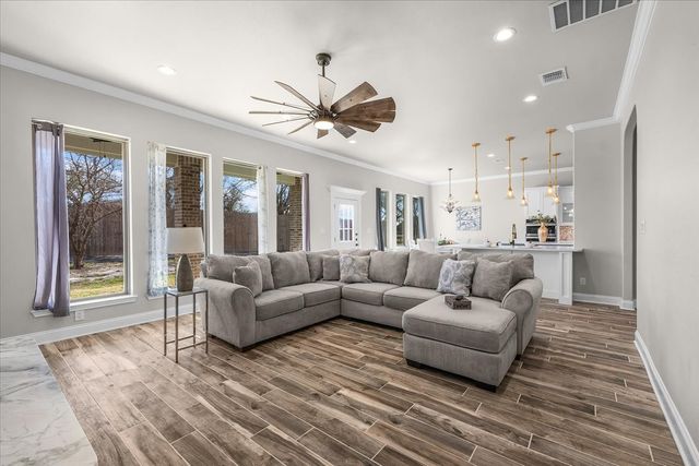 101 Hearthstone Court, Weatherford, TX 76087