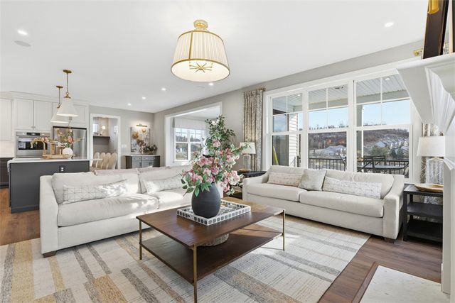 5002 Parkside Drive, Collier Twp, PA 15071