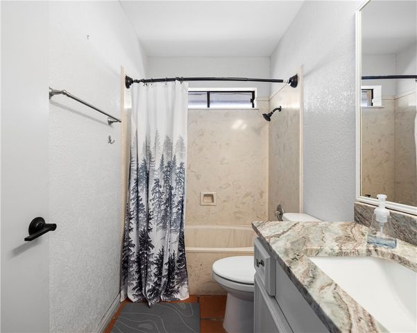 4649 Spring Fork Dr, Corpus Christi, TX 78413