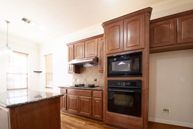 3206 Holly Thicket Drive, Houston, TX 77042