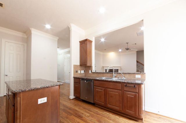3206 Holly Thicket Drive, Houston, TX 77042