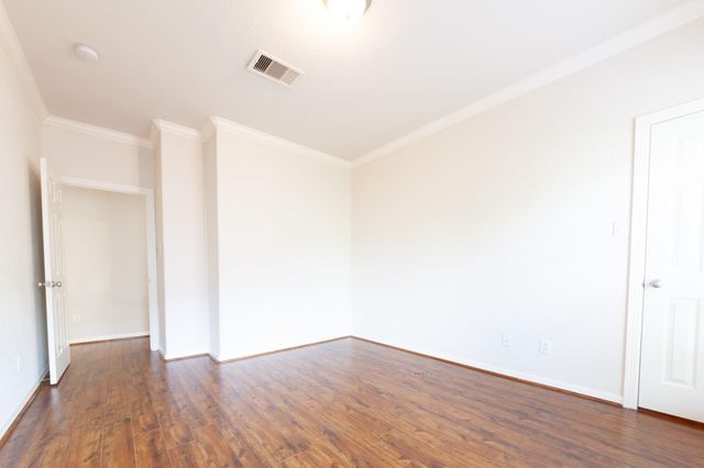 3206 Holly Thicket Drive, Houston, TX 77042