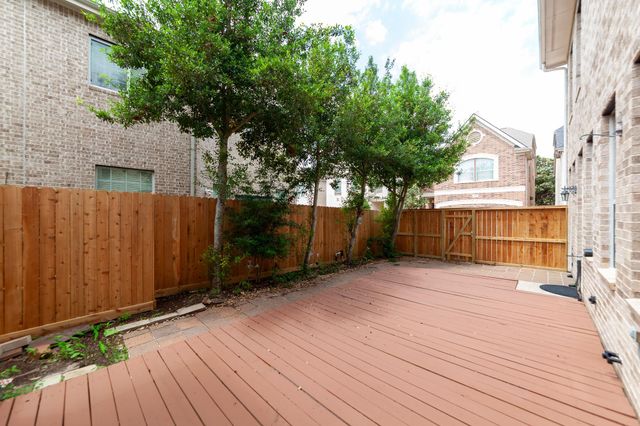 3206 Holly Thicket Drive, Houston, TX 77042
