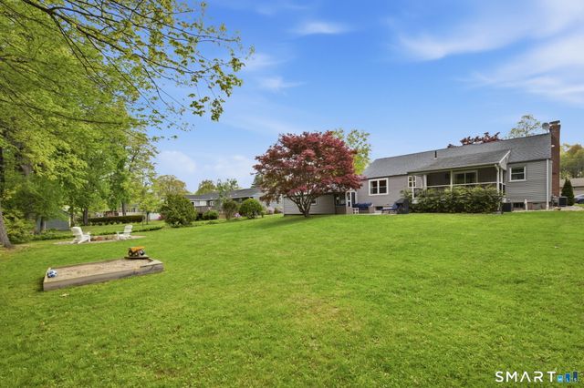 24 Berkshire Drive, Farmington, CT 06032