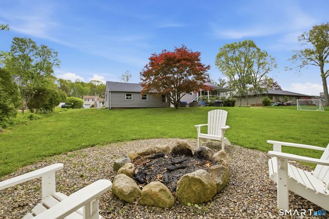 24 Berkshire Drive, Farmington, CT 06032