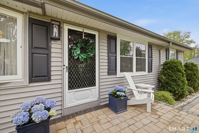 24 Berkshire Drive, Farmington, CT 06032