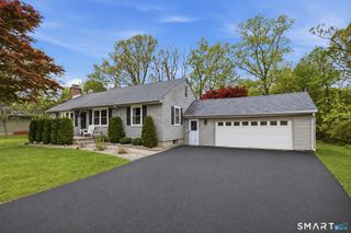 24 Berkshire Drive, Farmington, CT 06032
